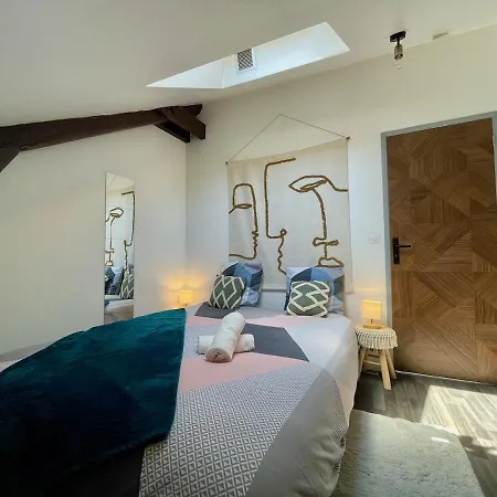 Le Nid De L'artiste - Cathedral Center Apartment *